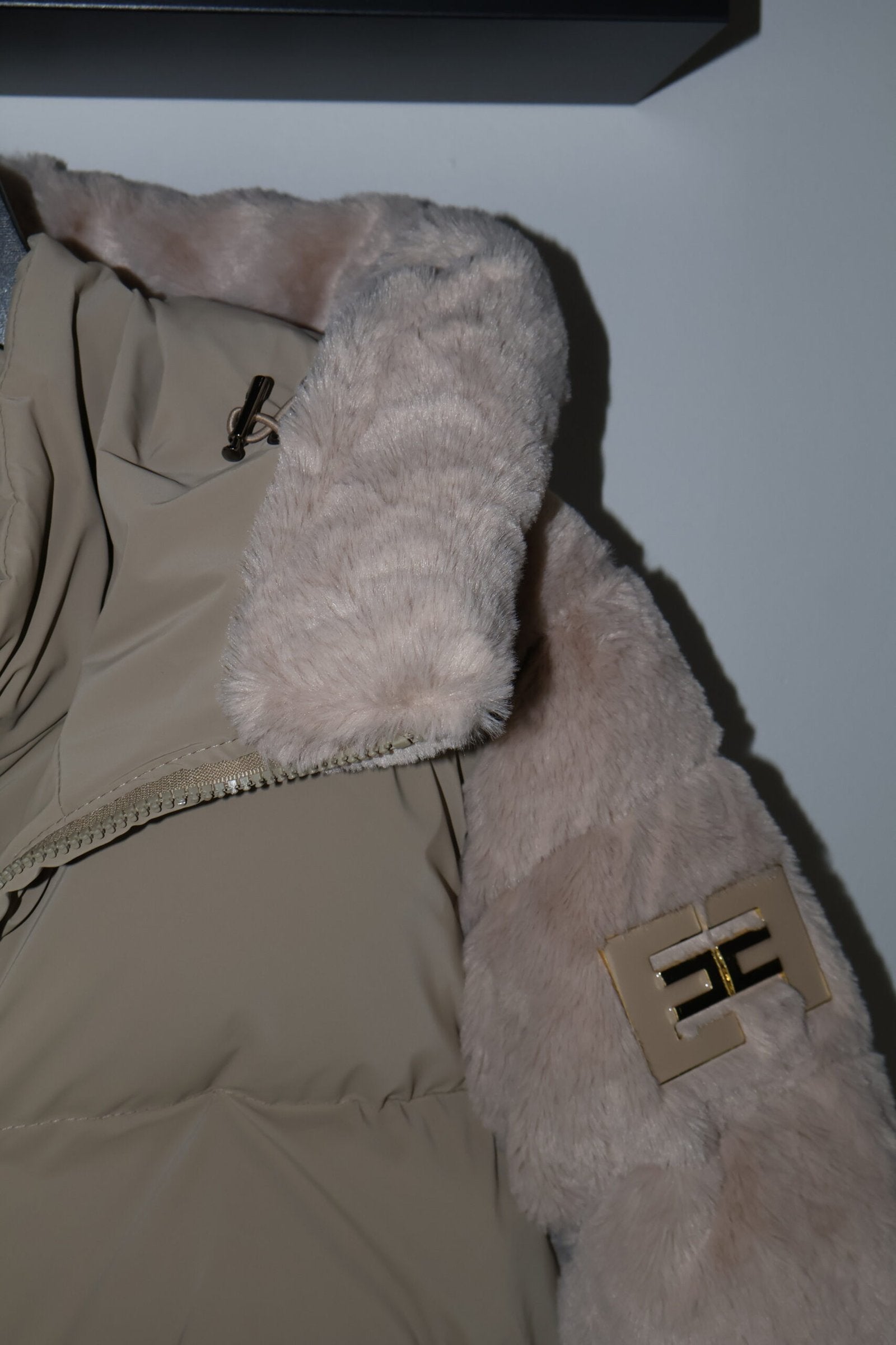 Elisabetta Franchi Beige Down Jakna