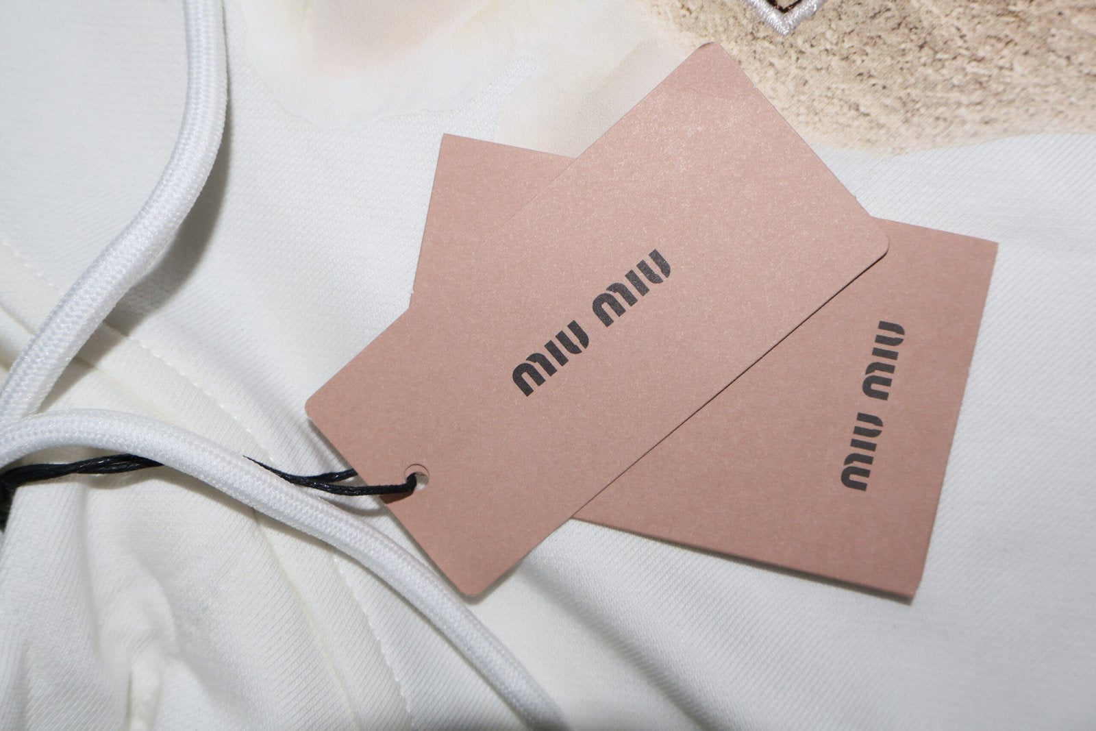 Miu Miu Duks White / Bijela