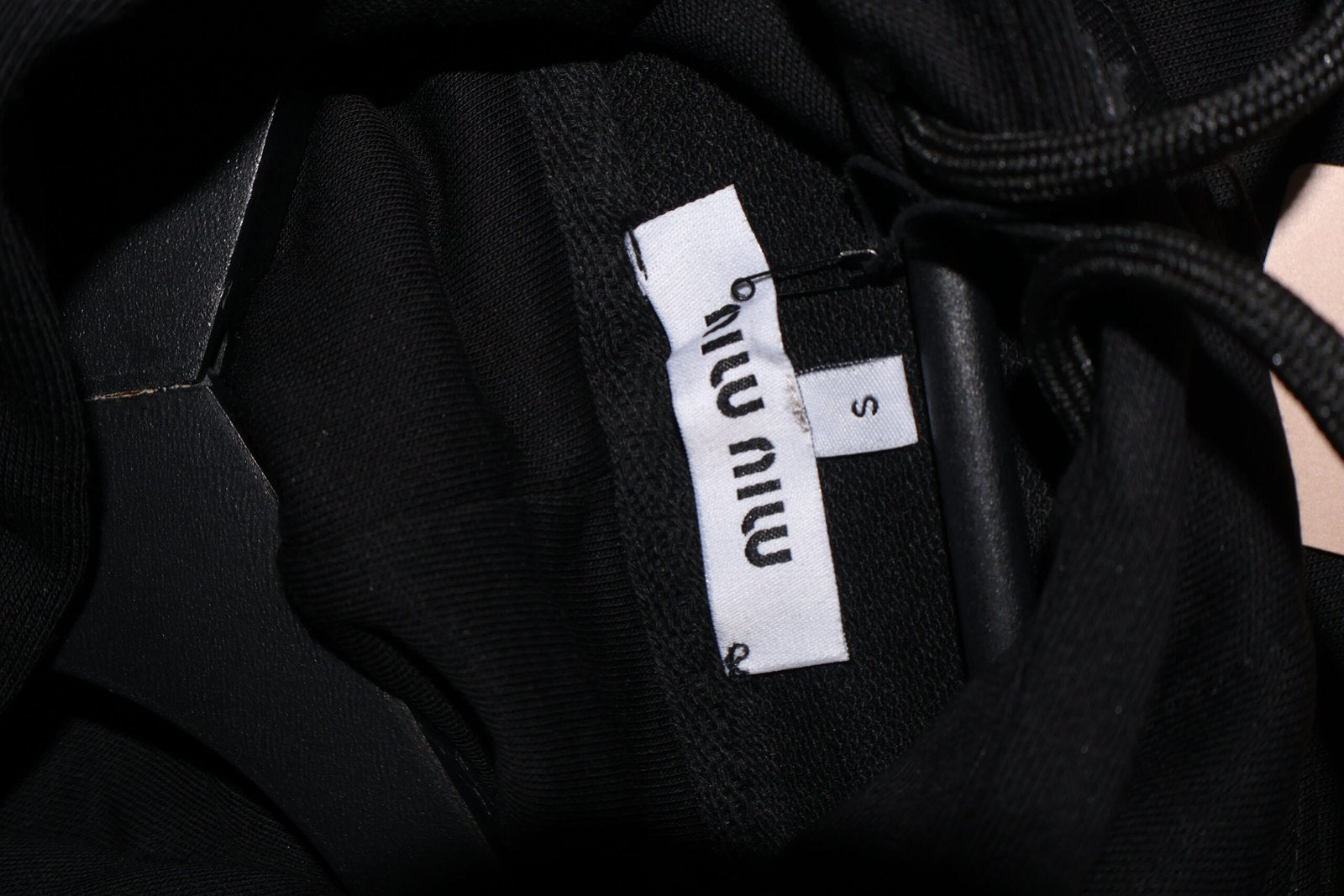 Miu Miu Duks Black / Crna