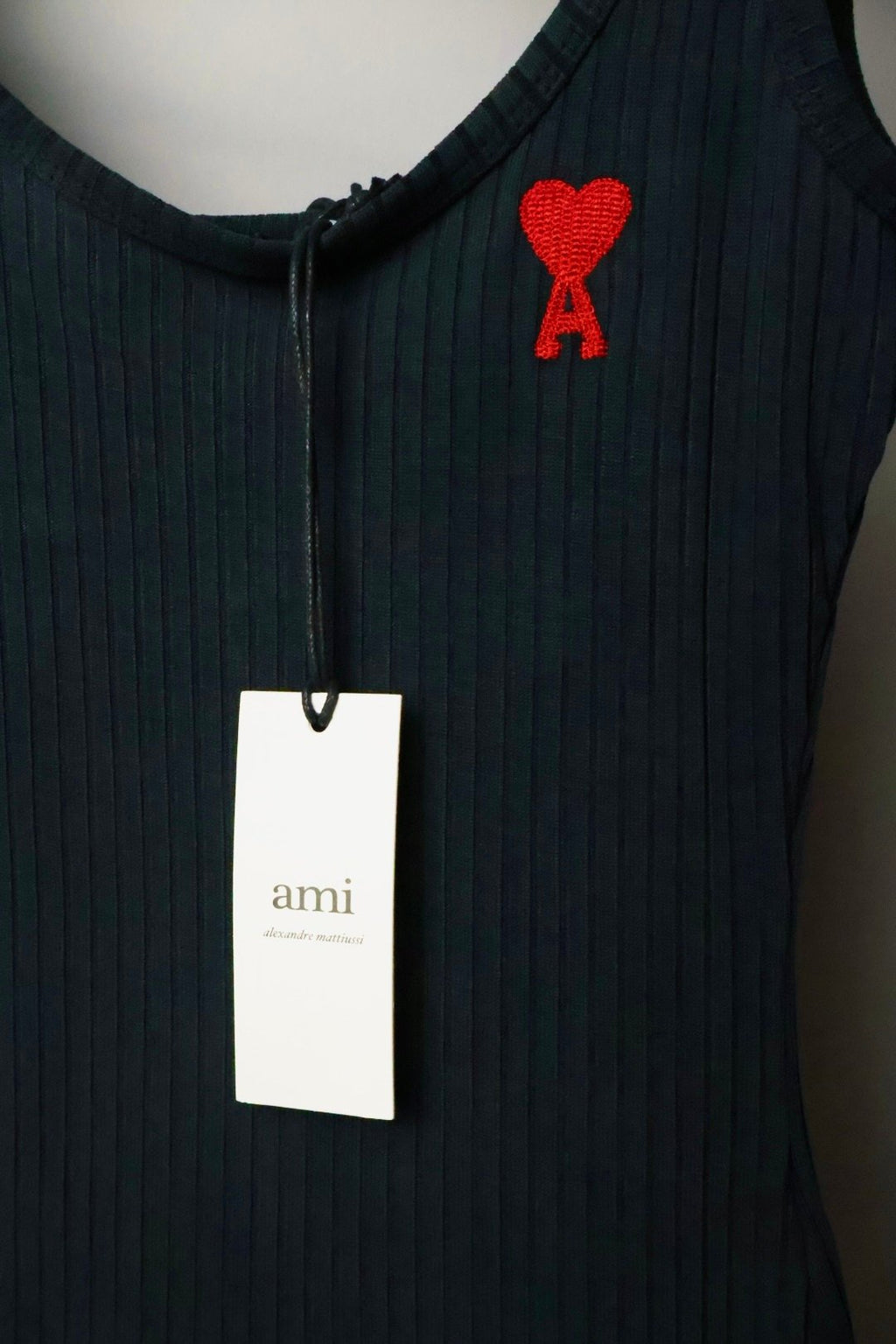 Ami majica bez rukava / Black / Red Logo