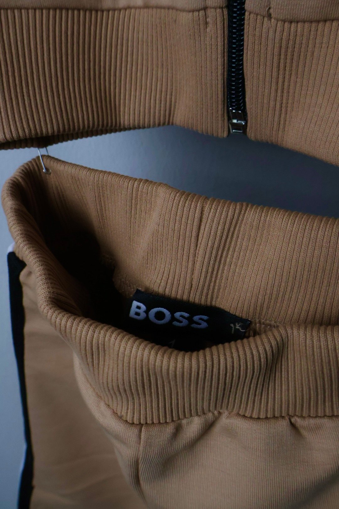 Komplet Boss /  light brown / black and white stripes / Kids