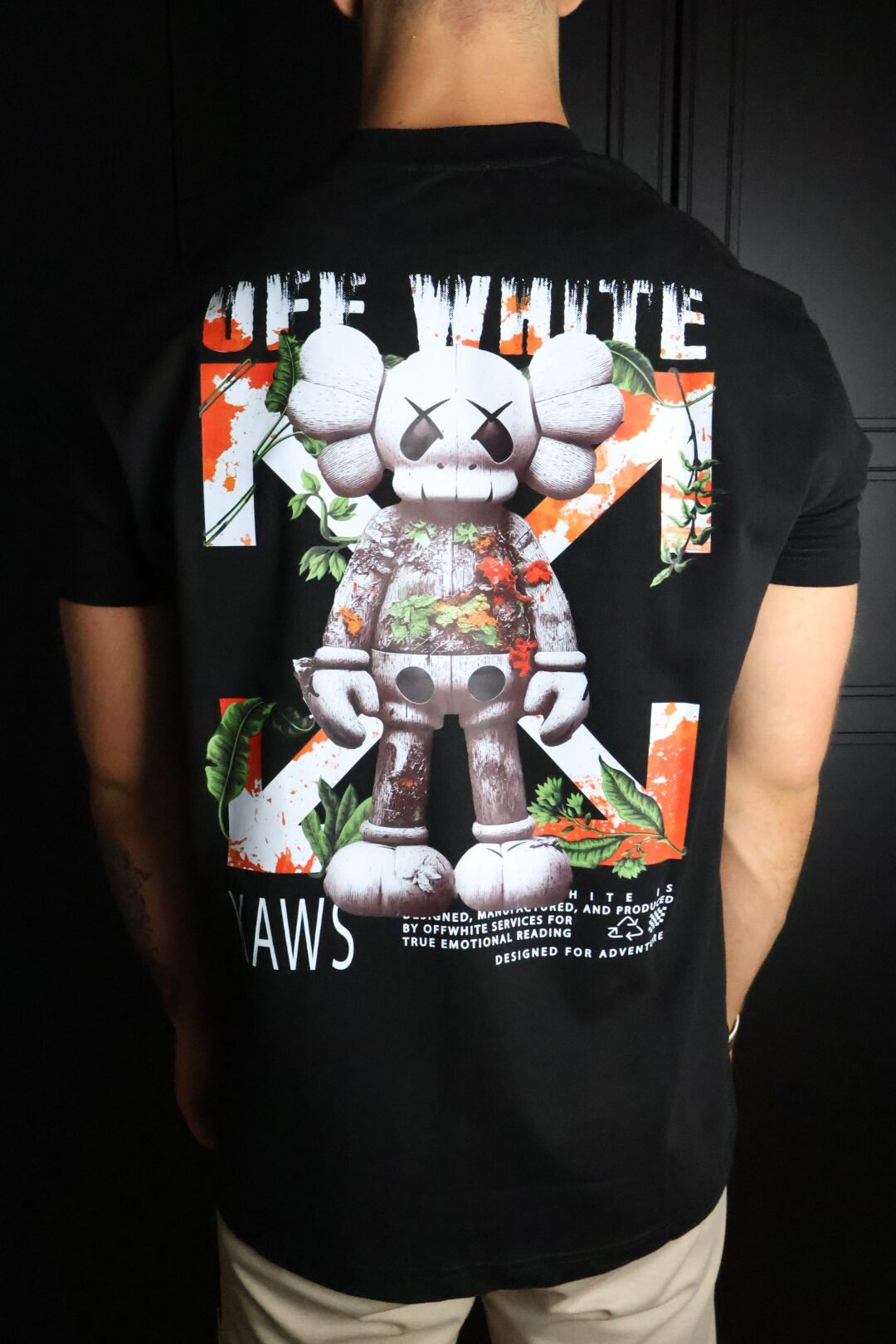 Majica Off-White krtaki rukav crna KAWS