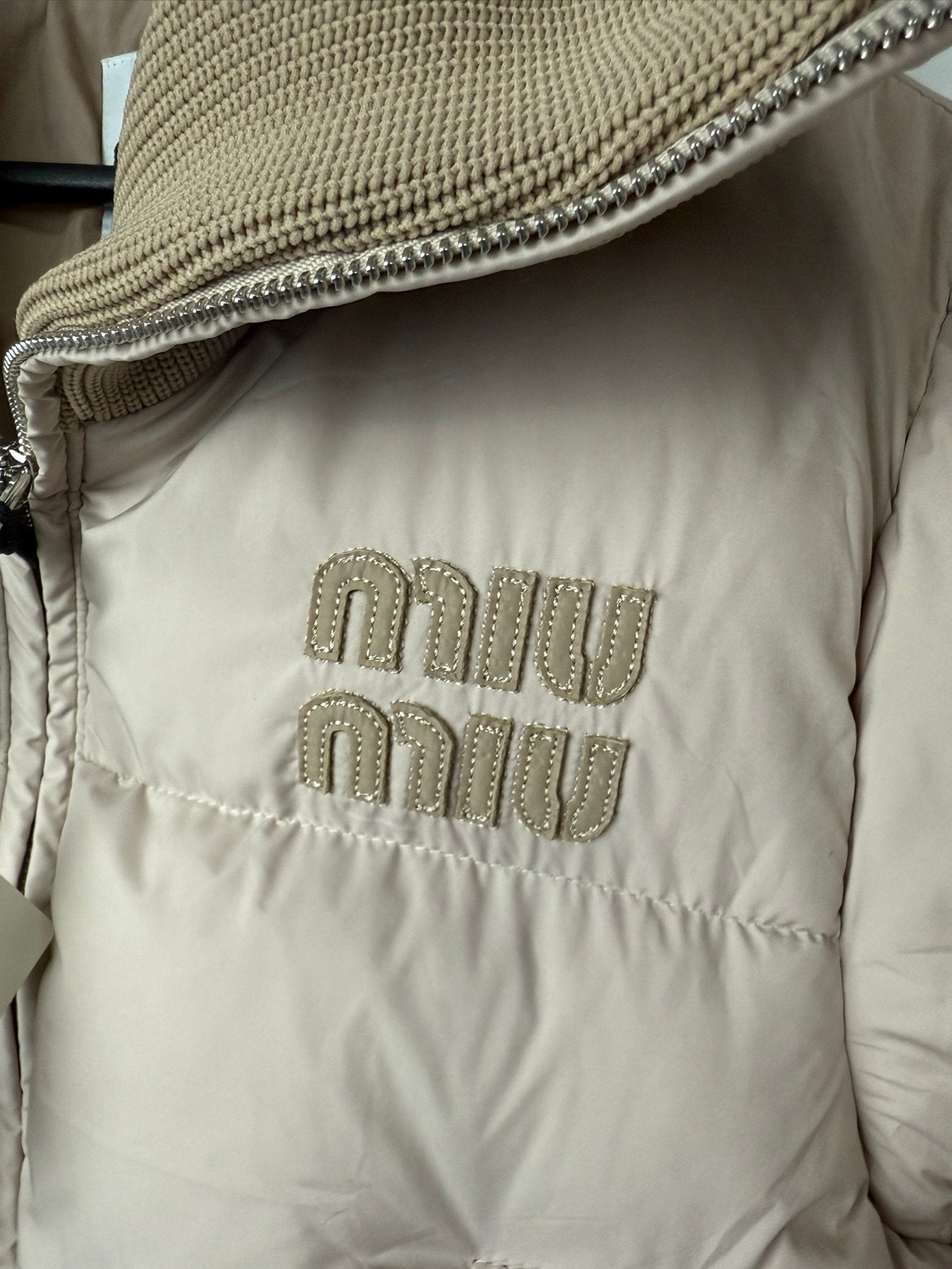 Miu Miu Beige Down Jakna