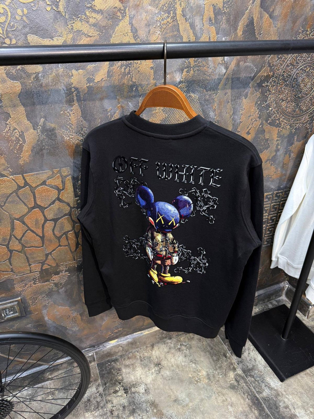 Off-White Majica dugih rukava "Black" KAWS